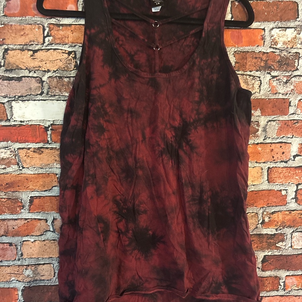 Hot Topic Crimson and Ebony Tie-Dye Tank Top